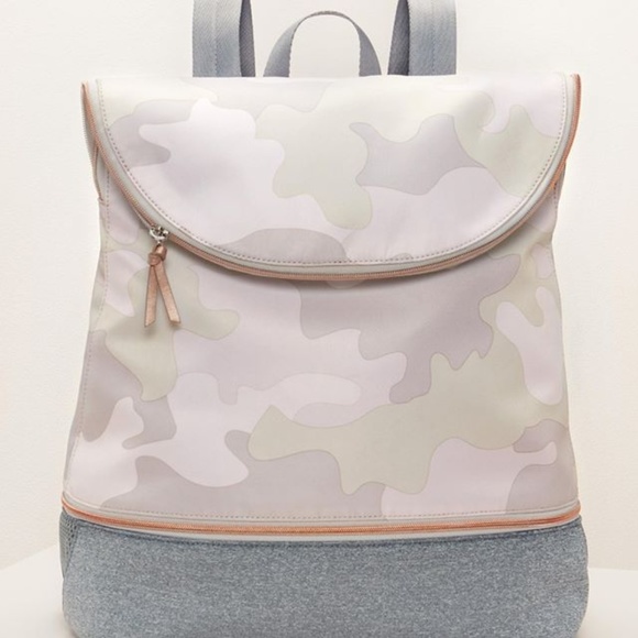 Stella & Dot Handbags - Stella & Dot Crush-It Camo Backpack